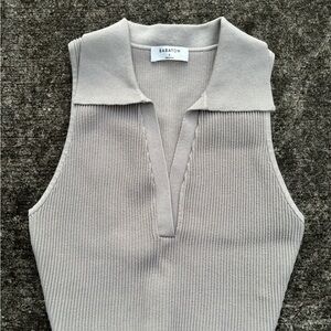 Babaton Ribbed Knit Top in Light Gray size Small